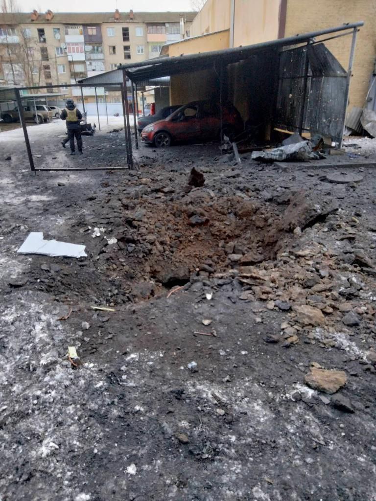 Россияне нанесли удар по Дружковке, повредили две многоэтажки – фото