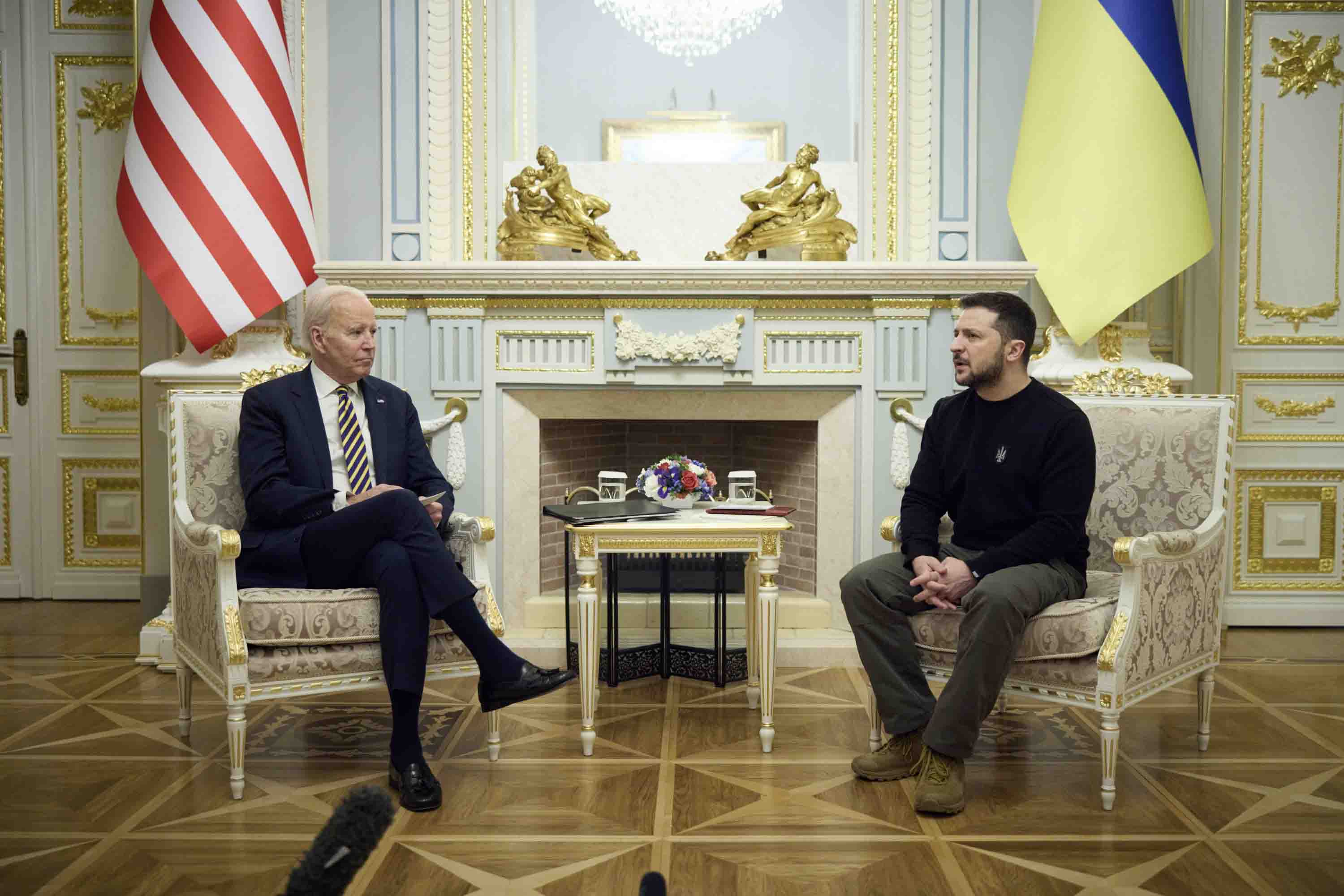 Джо Байден у Києві: перекриті вулиці і повітряна тривога — фоторепортаж