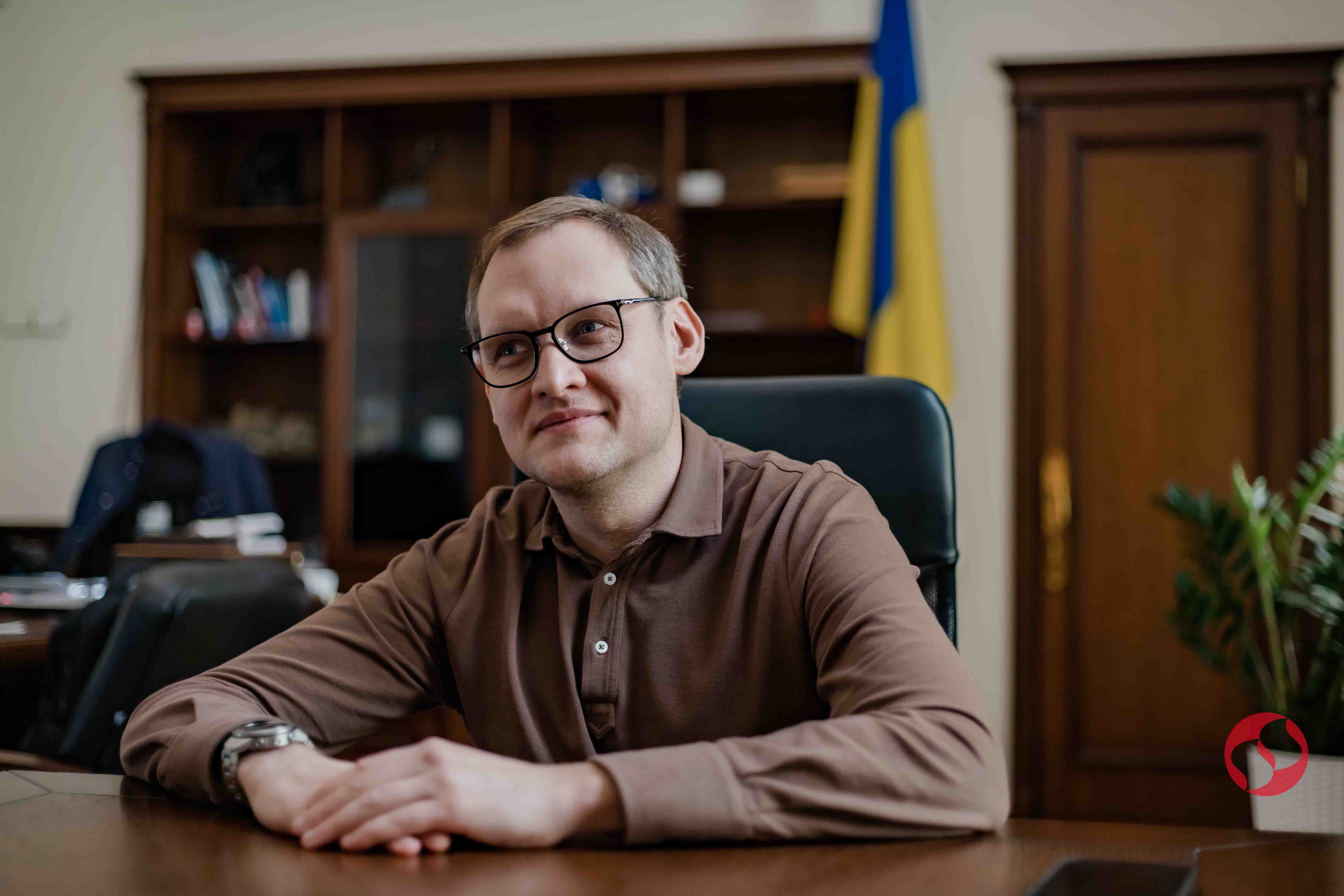 "Я не живу з Татаровим". Як Андрій Смирнов зрікається Портнова та захищає брата