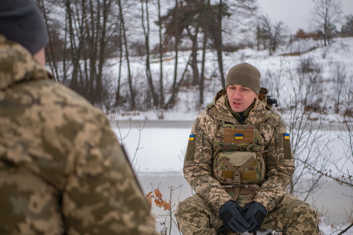 "Люди дивляться на командира. Не можна бути "шмарклею". Історія Героя України Ростислава Козія