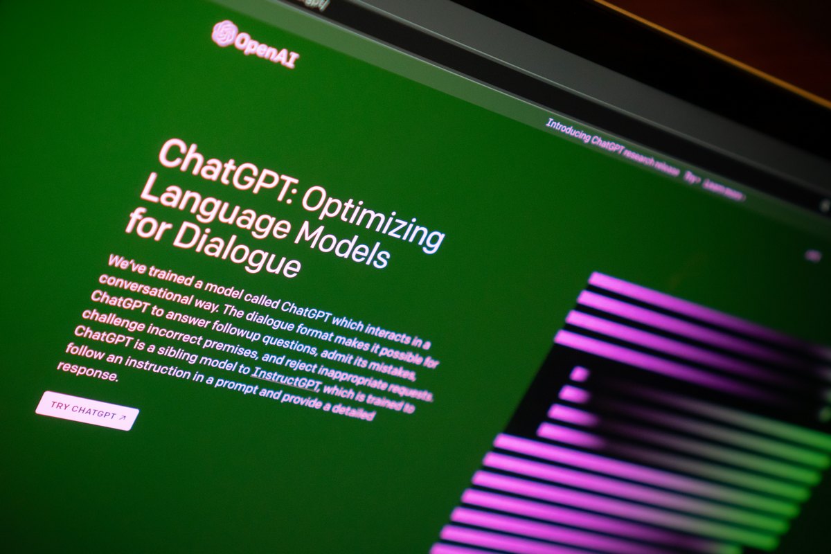 Работодатели уже ищут людей, которые знают ChatGPT. Вот что это за вакансии