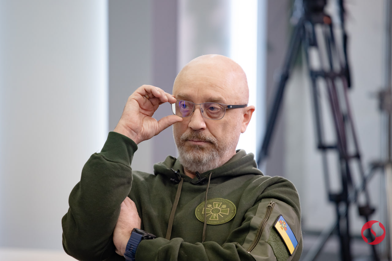 Minister of War. Reznikov about Zelenskyi and the country: everyone from the age of 18 must learn to shoot