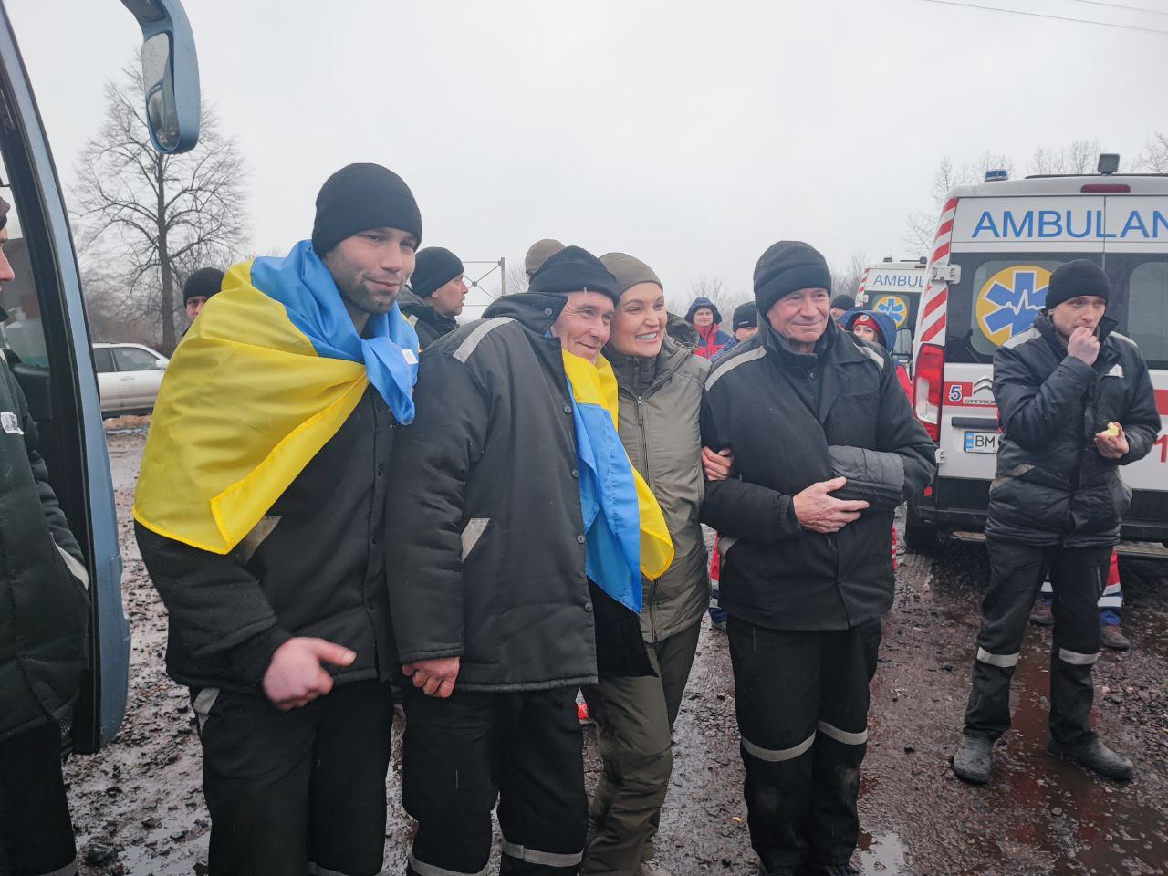 Новий великий обмін. В Україну з російського полону повернулись 130 військових – фото