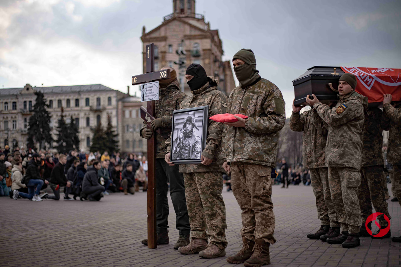 Фото: Валентина Поліщук/LIGA.net У Києві попрощалися з військовими, які робили "бавовну" на території РФ – фото