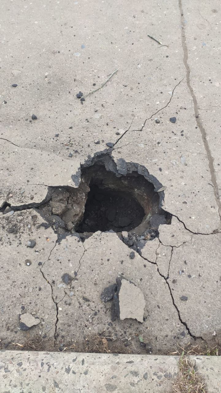 У Костянтинівці окупанти обстріляли магазин "Дитячий світ" — відео обстрілу