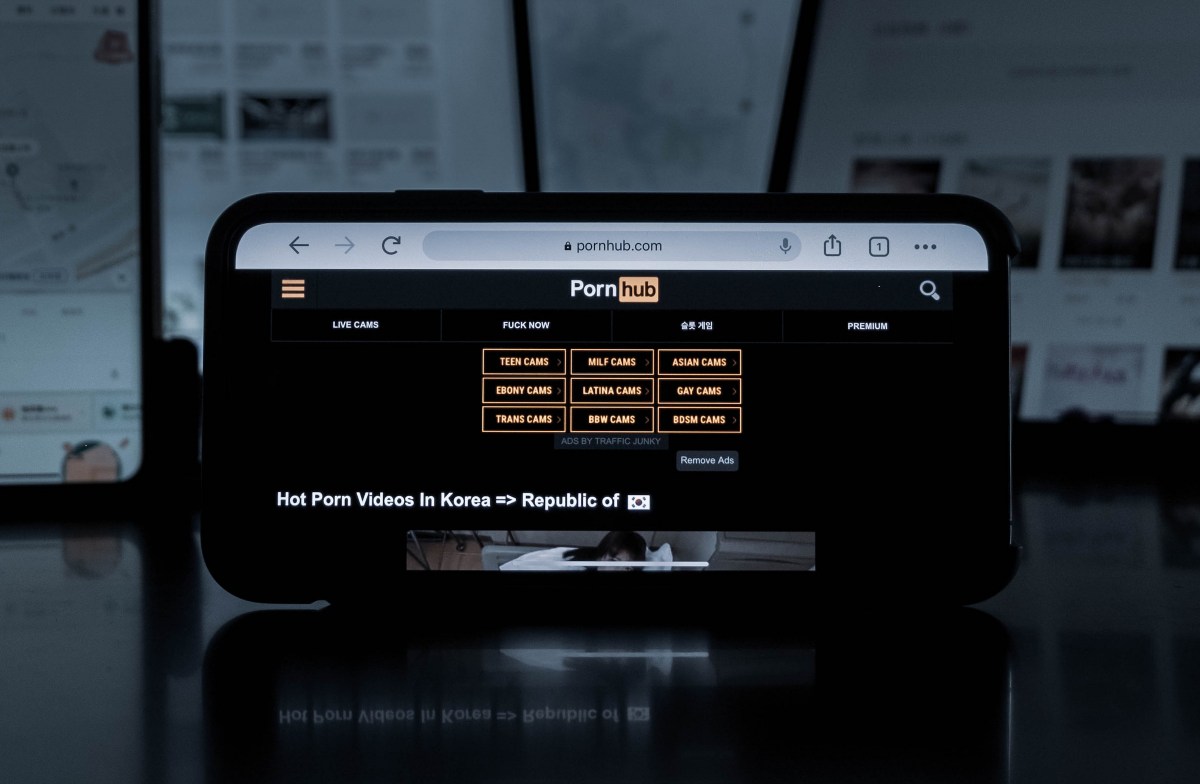 Pornhub угрожали скандалы и судебные тяжбы. Его продали – как это спасет сервис