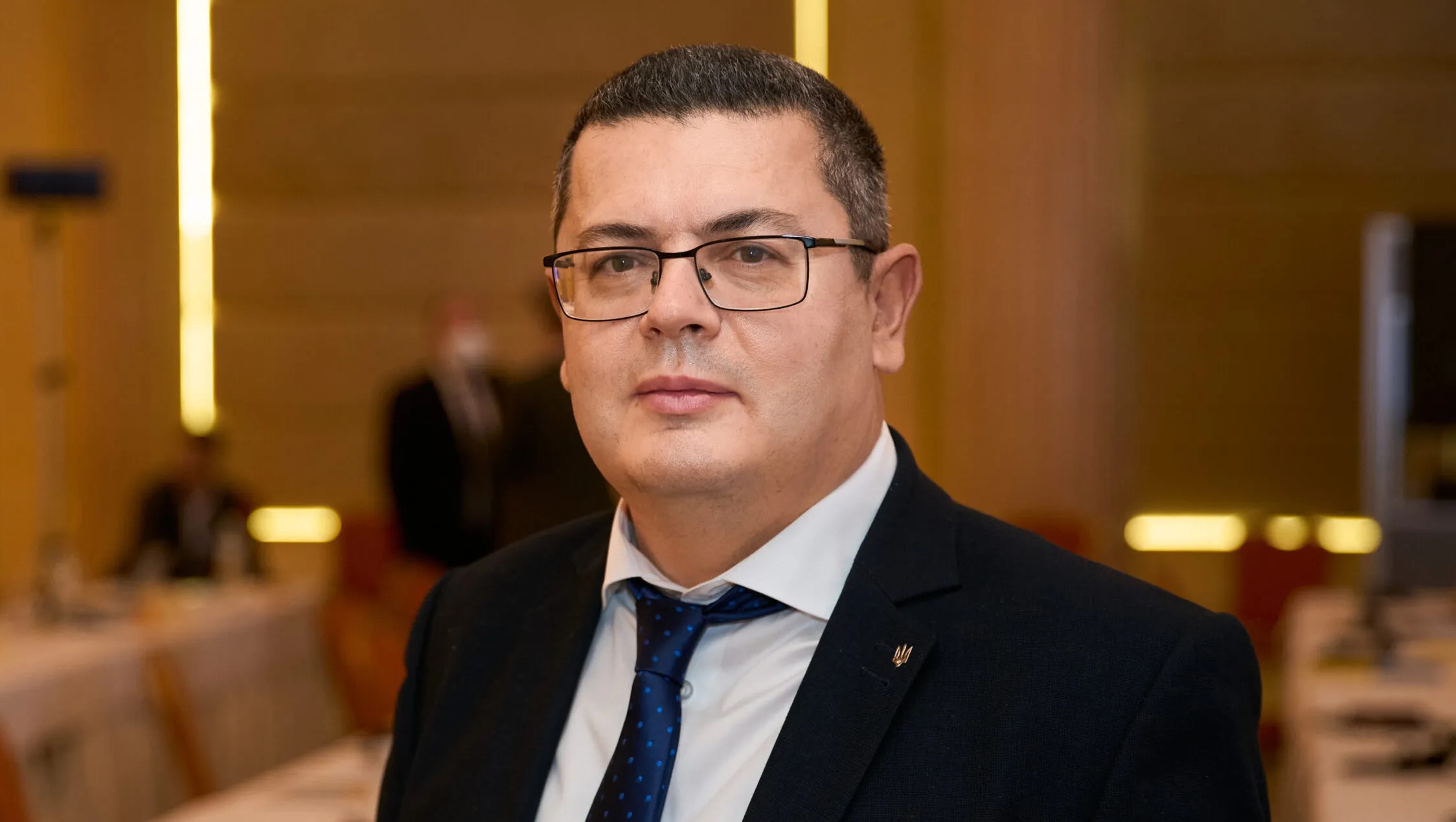 "Це надзвичайний захід". Нардеп Мережко пояснив, чому МЗС обмежило надання консульських послуг