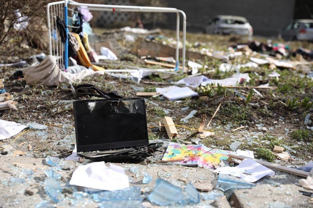 Наслідок удару Росії по Ржищеву (фото: поліція) Нічний удар дронами по Київщині. Число загиблих збільшилося – фото