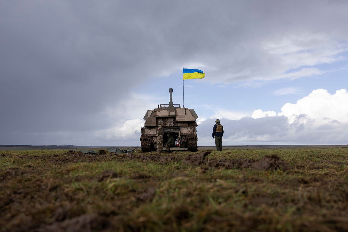 Фото: Министерство обороны Великобритании Минобороны Британии показало, как украинские военные осваивают САУ AS90 – фото