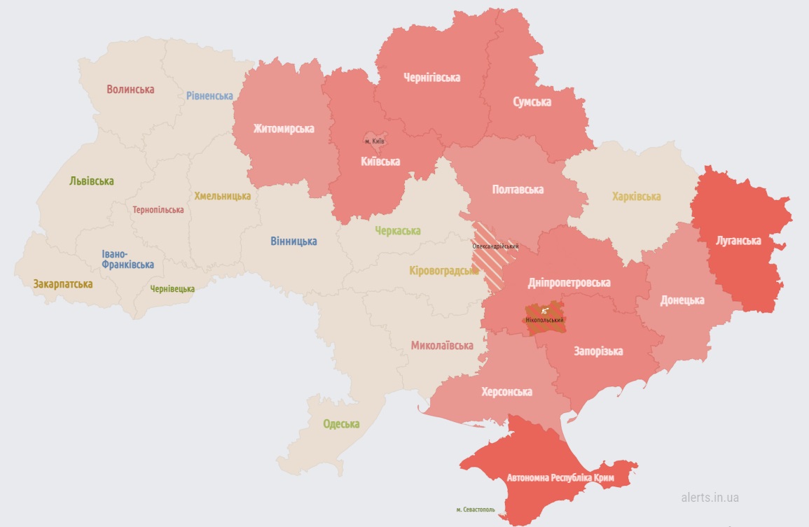 Скріншот У Дніпрі пролунали вибухи, у Київській області працює ППО
