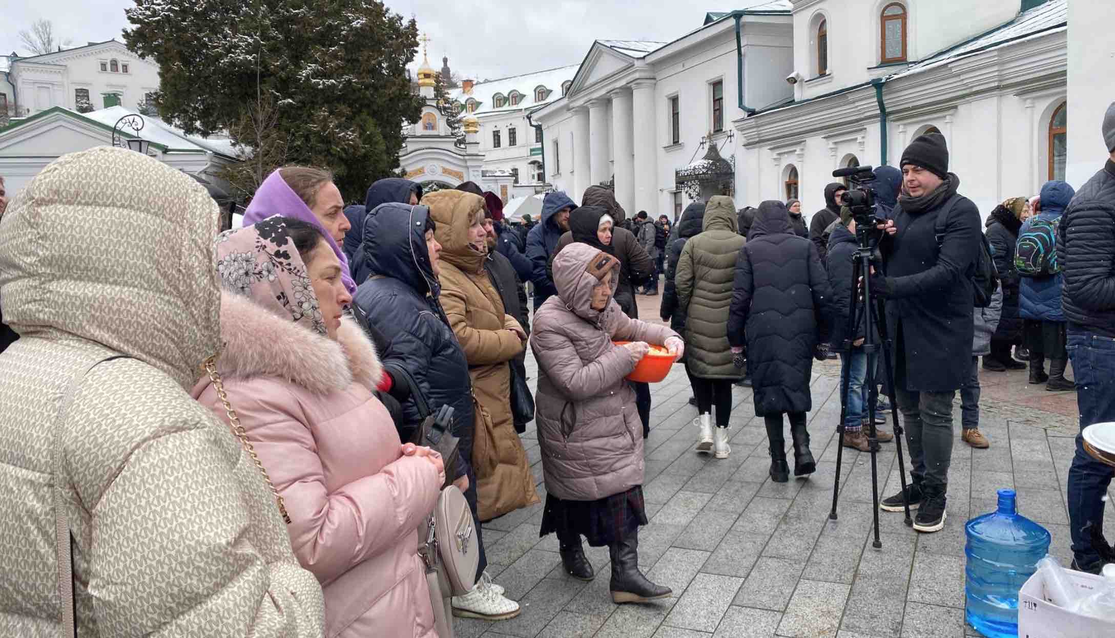 Фото: LIGA.net Последний день в Лавре для УПЦ МП, которая не собирается выезжать. Что происходит на месте