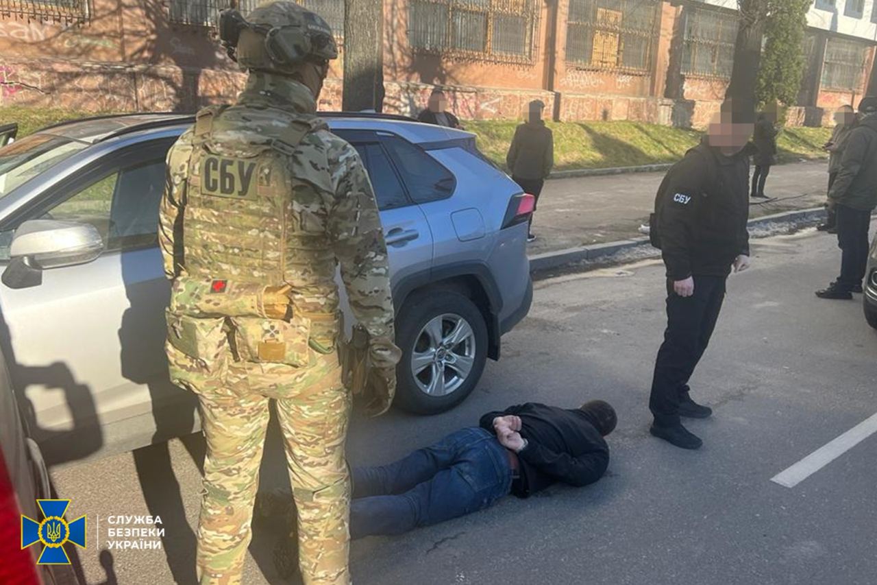 СБУ викрила начальницю Житомирської митниці на системних поборах бізнесу — фото
