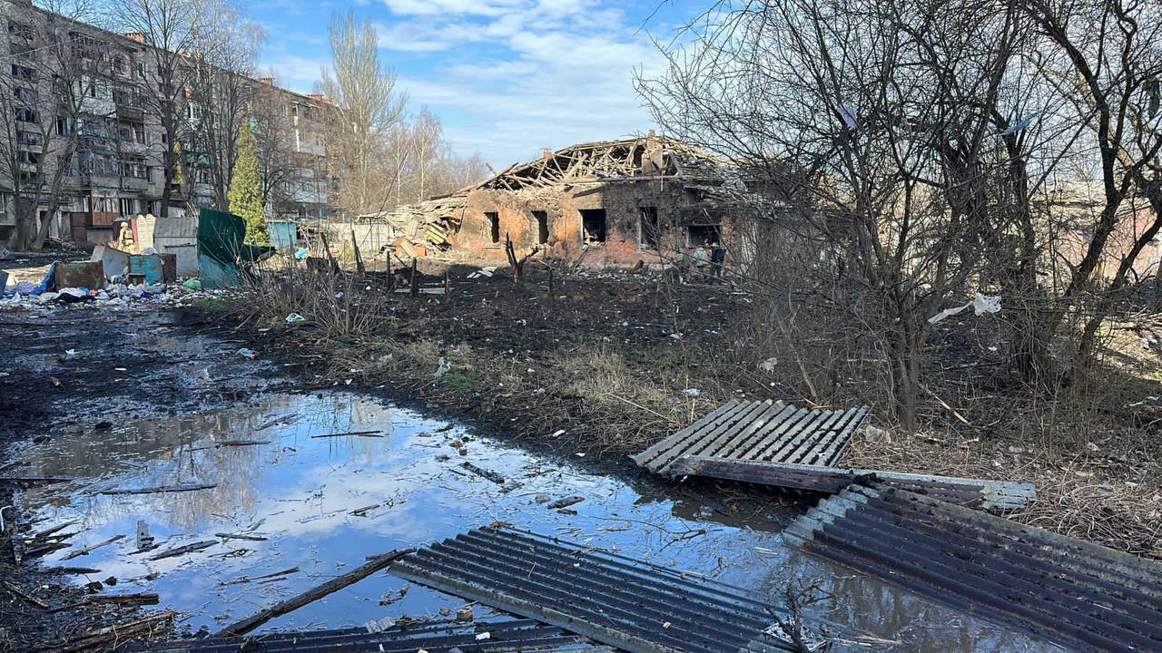 Окупанти обстріляли Костянтинівку з РСЗВ та С-300, пошкоджено будинки, загинули люди – фото