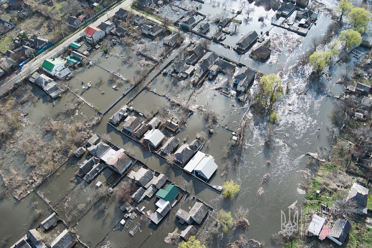 Разрушение дамбы в Краматорске: подтоплено 260 домов на 30 улицах – фото с дрона