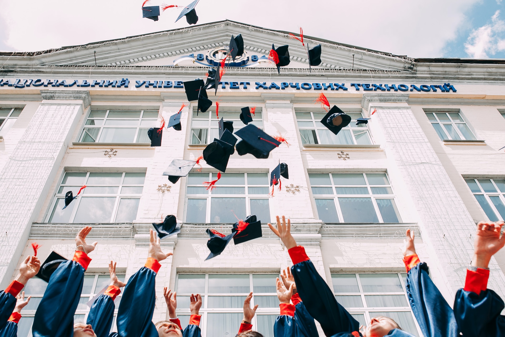 Student outflow. How to retain and return Ukrainian school graduates from abroad