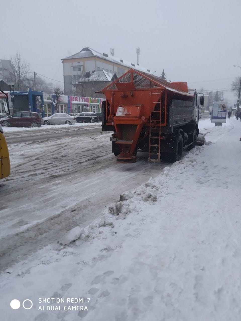 Сніг у Коломиї 6 квітня 2023 року. Фото: facebook/b.stanislavskyi