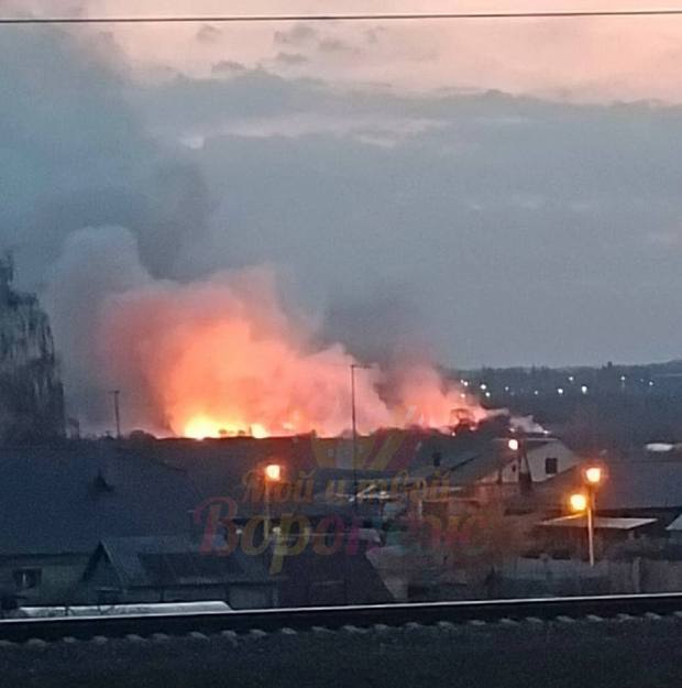 В Воронеже слышали взрыв, было два пожара. Рядом авиазавод "самолета судного дня" – видео