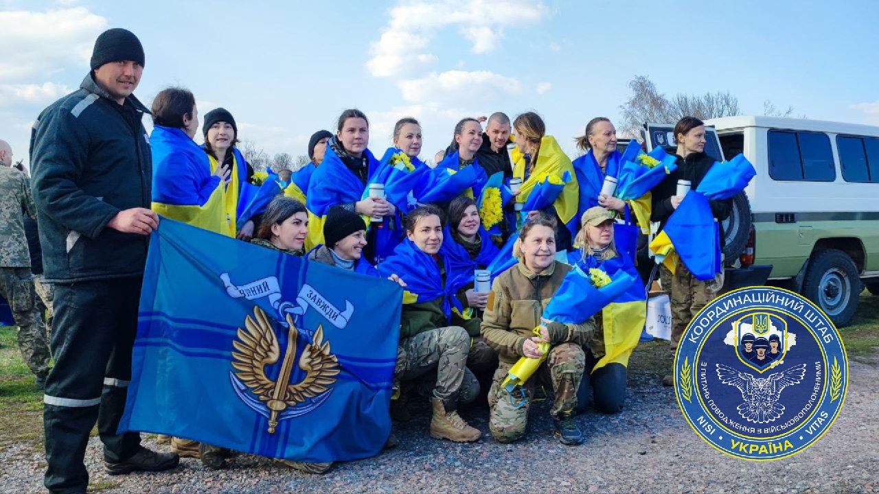 Фото – Координационный штаб по вопросам обращения с военнопленными В Украину из плена РФ вернулись 100 военных: почти половина с ранениями или болезнями