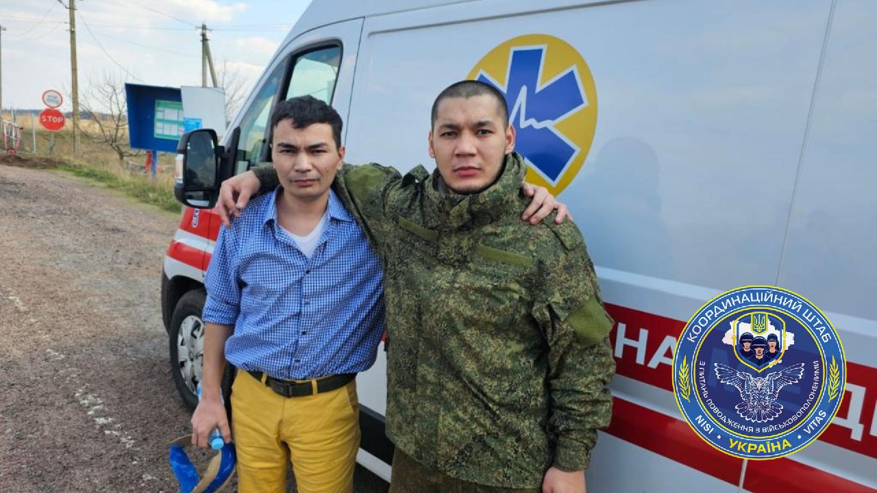 Фото – Коорднинаційний штаб з питань поводження з військовополоненими В Украину из плена РФ вернулись 100 военных: почти половина с ранениями или болезнями