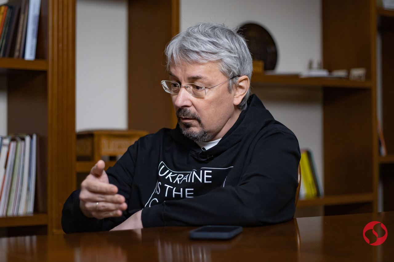 Олександр Ткаченко (фото: Валентина Поліщук/LIGA.net) Десятки мільйонів в Лаврі, джинса в марафоні та Дубінський на 1+1. Розмова з Олександром Ткаченком