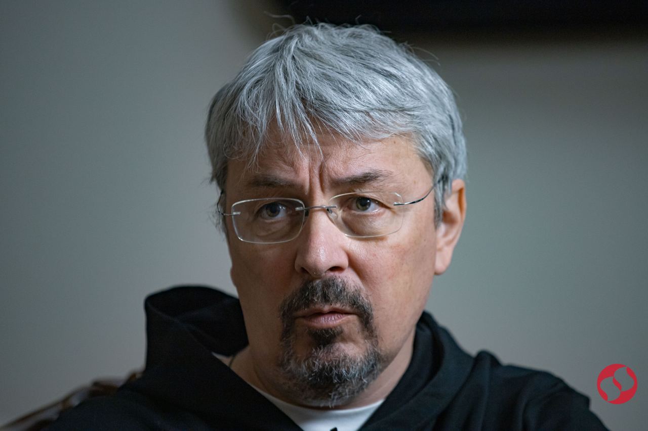 Олександр Ткаченко (фото: Валентина Поліщук/LIGA.net) Десятки мільйонів в Лаврі, джинса в марафоні та Дубінський на 1+1. Розмова з Олександром Ткаченком