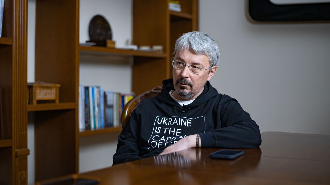 Десятки миллионов в Лавре, джинса в марафоне и Дубинский. Разговор с Александром Ткаченко - Фото