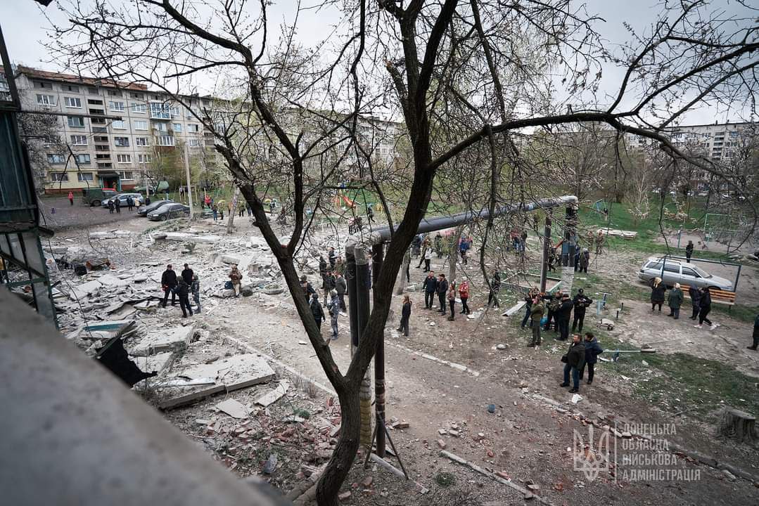 Фото: t.me/pavlokyrylenko_donoda Росія обстріляла ракетами Слов'янськ і Краматорськ: є влучання у житлові будинки, загиблі й поранені