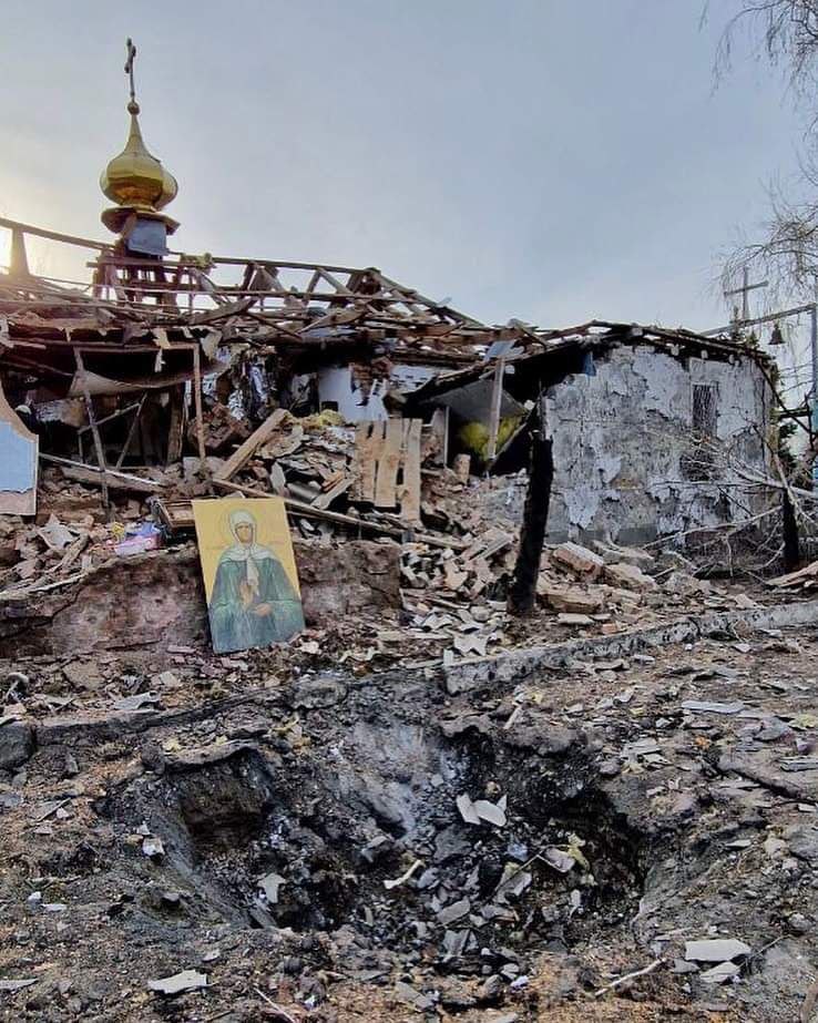 Фото: ГСЧС Ночью россияне обстреляли Запорожье, пострадала церковь в Камышевахе – фото