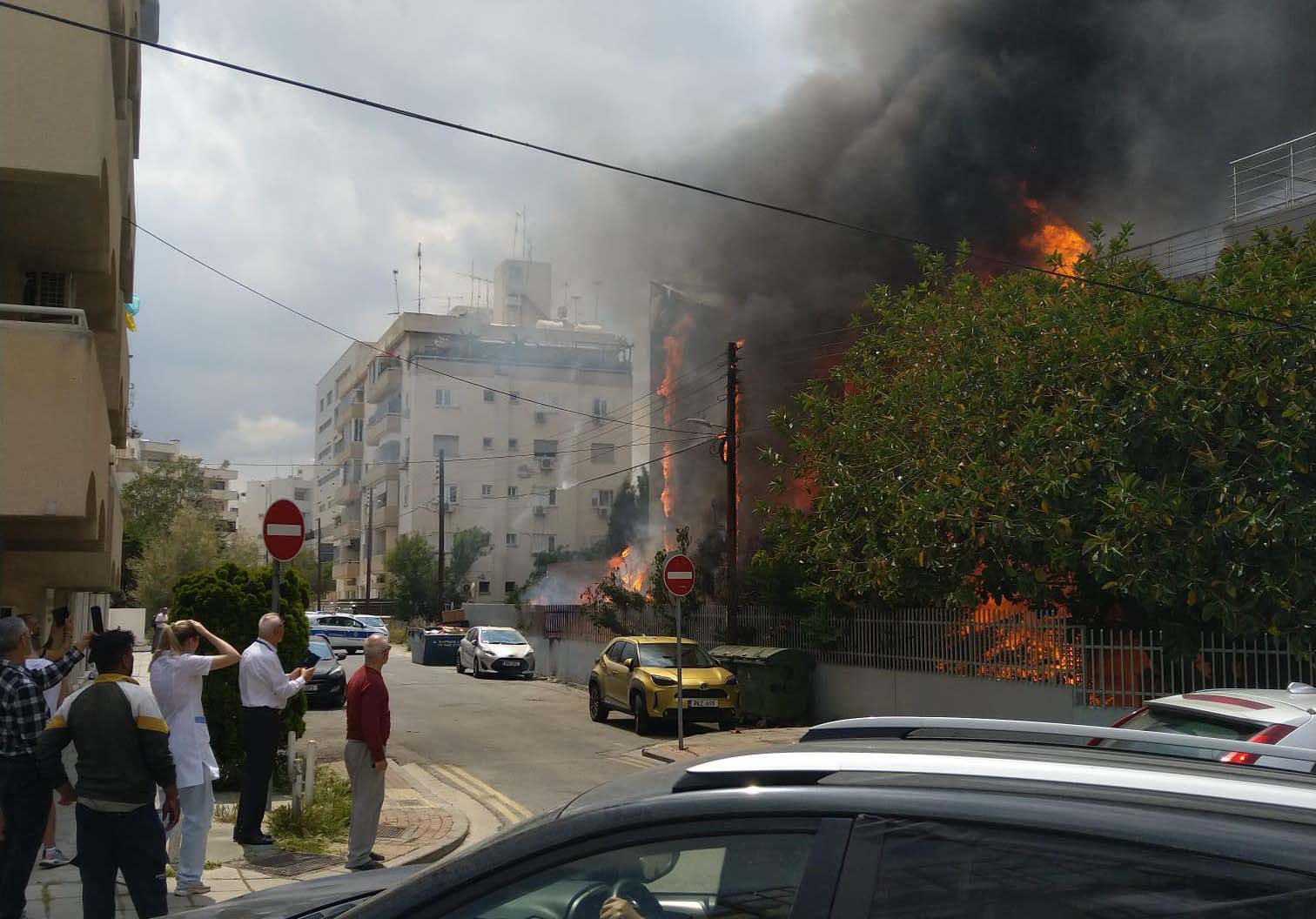 Фото: cyprus-mail.com "Бавовна" нашла Россию и на Кипре. Горит здание русского центра науки и культуры: видео