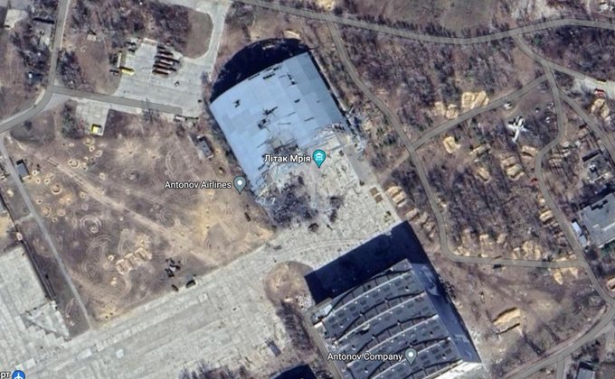 Разрушенные аэродром и завод в Киеве, очереди в Мариуполе. Что видно на новых Google Maps