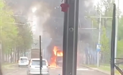 В Донецке сгорела маршрутка, оккупанты заявили о семи жертвах — фото