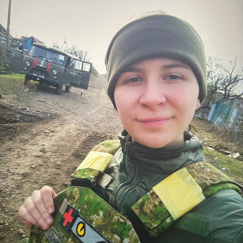 "Я могла взорвать себя". Каково это – быть девушкой на фронте и зачем ей там крутая тачка