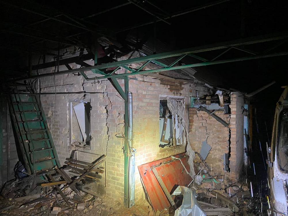 Фото: Днепропетровская ОГА Россияне ударили из артиллерии по Никополю: повреждены дома и линия электропередачи – фото