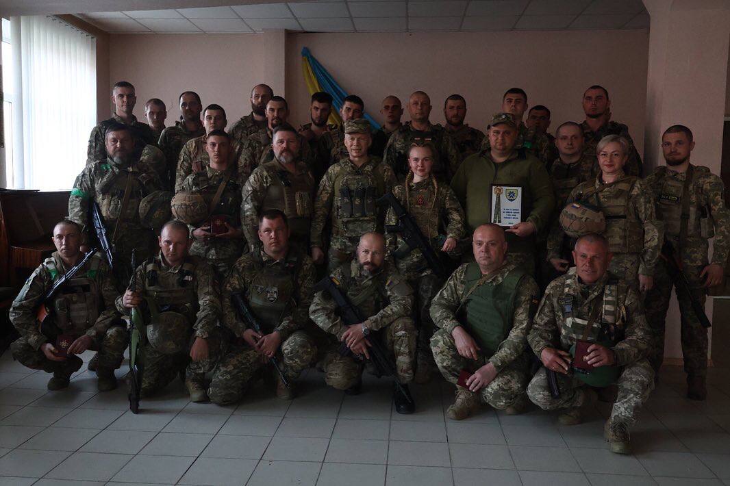 Сырский посетил бойцов на передовой: наградил, узнал о проблемах, дал рекомендации – фото