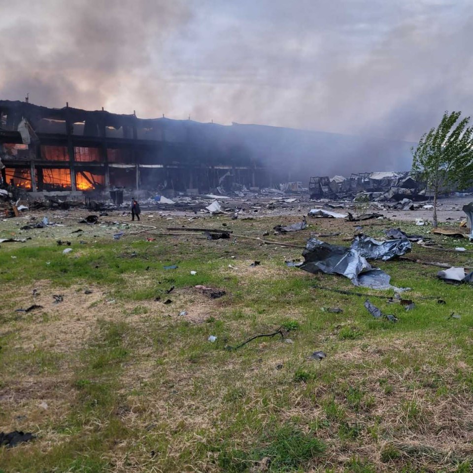 Фото: od.redcross.org.ua Под Одессой оккупанты попали ракетой в склад Красного Креста. Сами говорят – "склад ВСУ"