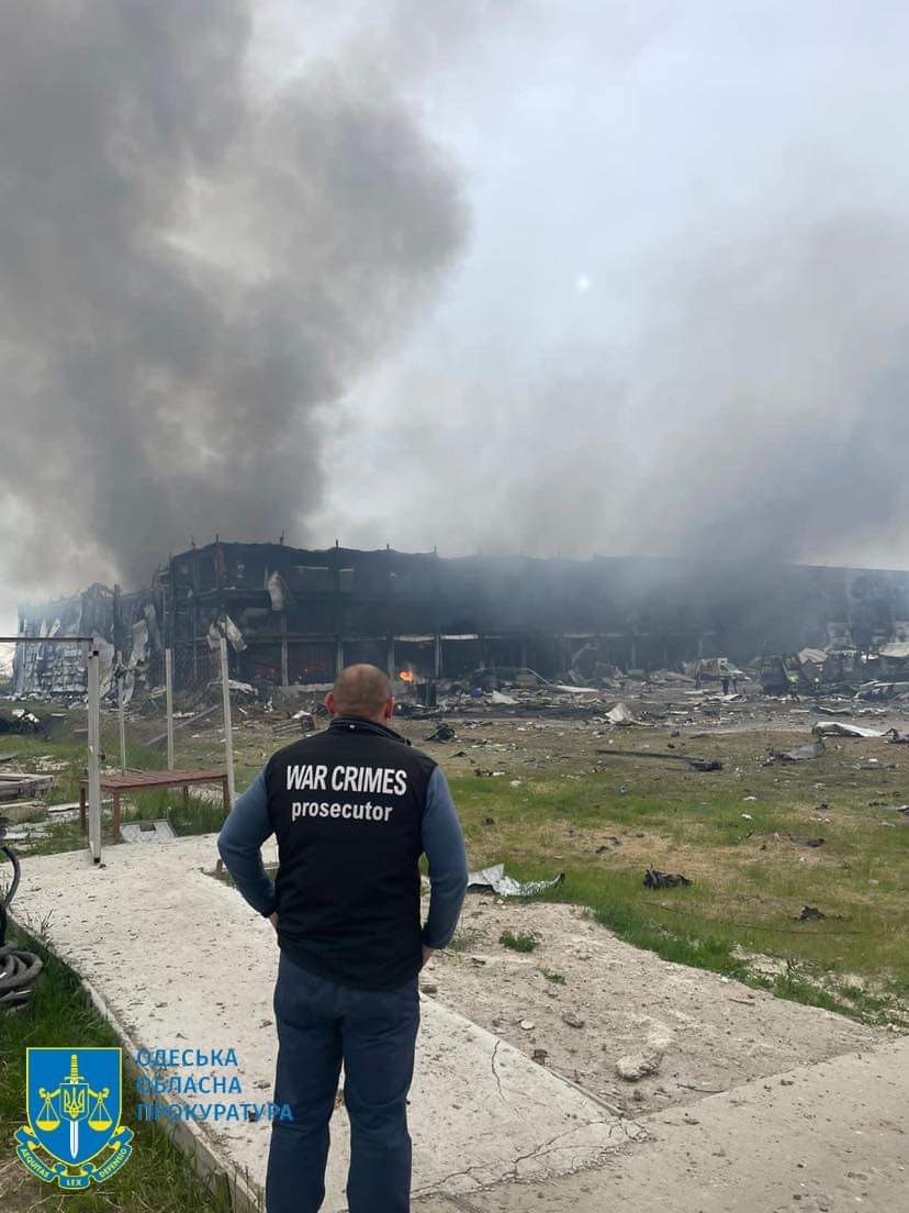 Фото: ОГП Под Одессой оккупанты попали ракетой в склад Красного Креста. Сами говорят – "склад ВСУ"