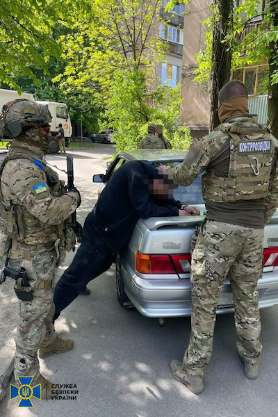 На Запоріжжі агенти ФСБ готували теракти проти командування ЗСУ — відео затримання