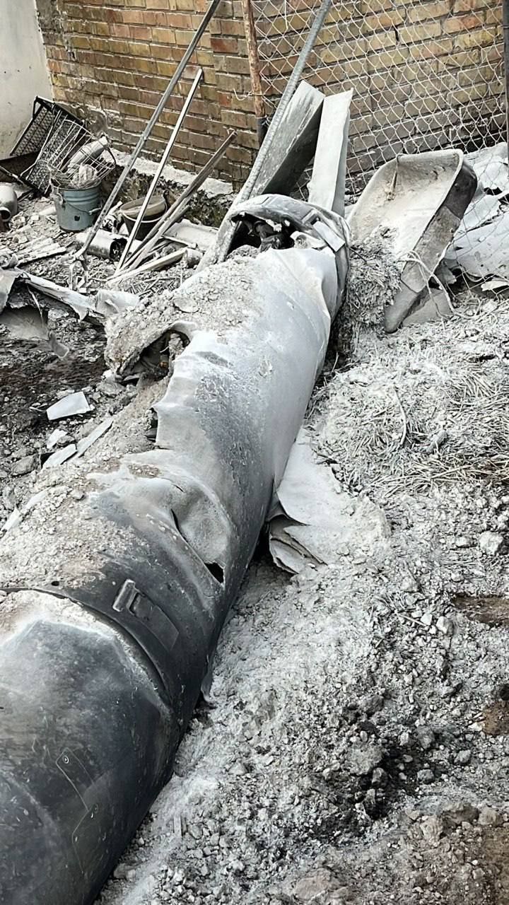 Обломки российской ракеты Х-55 (Фото: Национальная гвардия Украины) Уламки російської ракети Х-55 (Фото: Національна гвардія України)