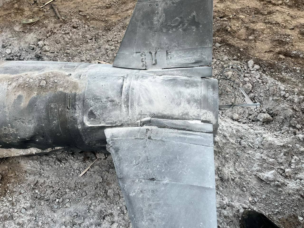 Обломки российской ракеты Х-55 (Фото: Национальная гвардия Украины) Уламки російської ракети Х-55 (Фото: Національна гвардія України)