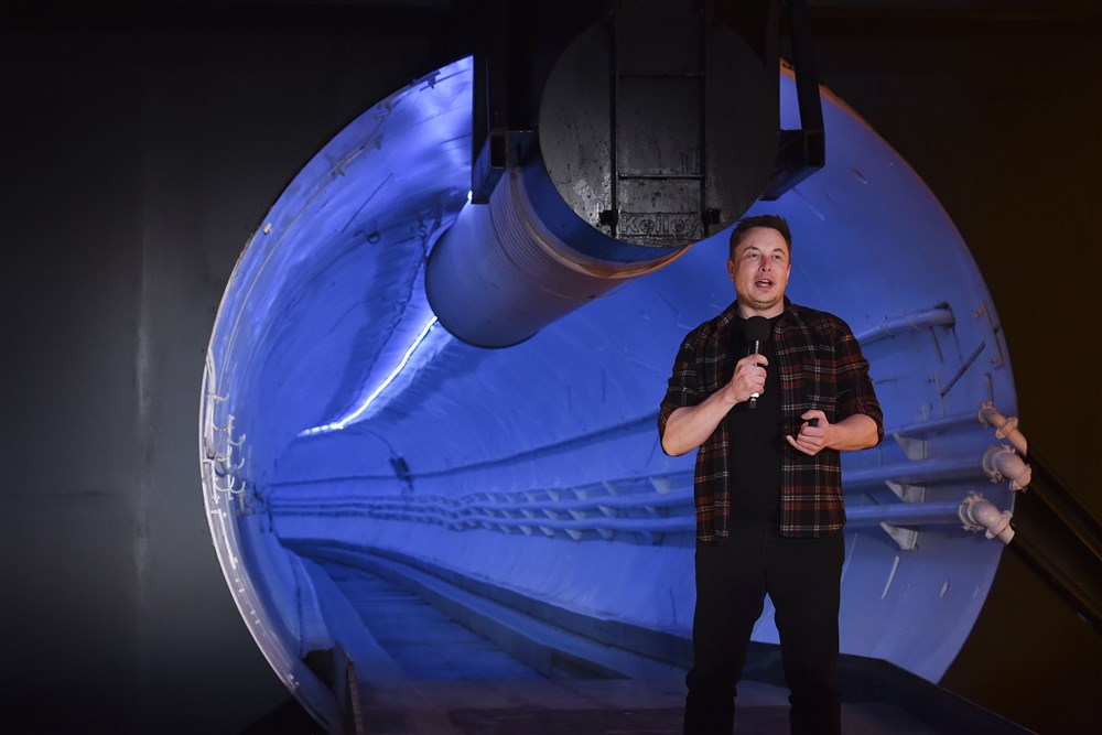 Маск строит в Вегасе метро для Tesla. Его критикуют в медиа и сравнивают с аттракционом