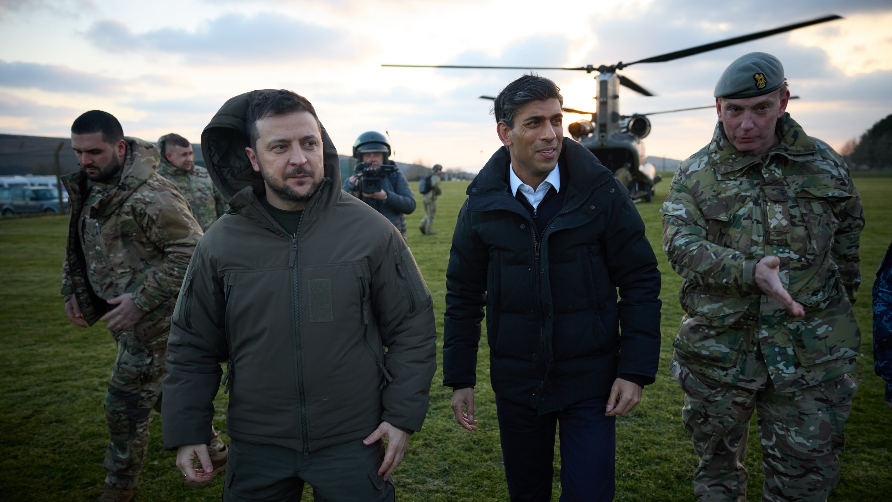 Дроны, шаг к истребителям и G7. Как прошло турне Зеленского в Британию и столицы ЕС - Фото