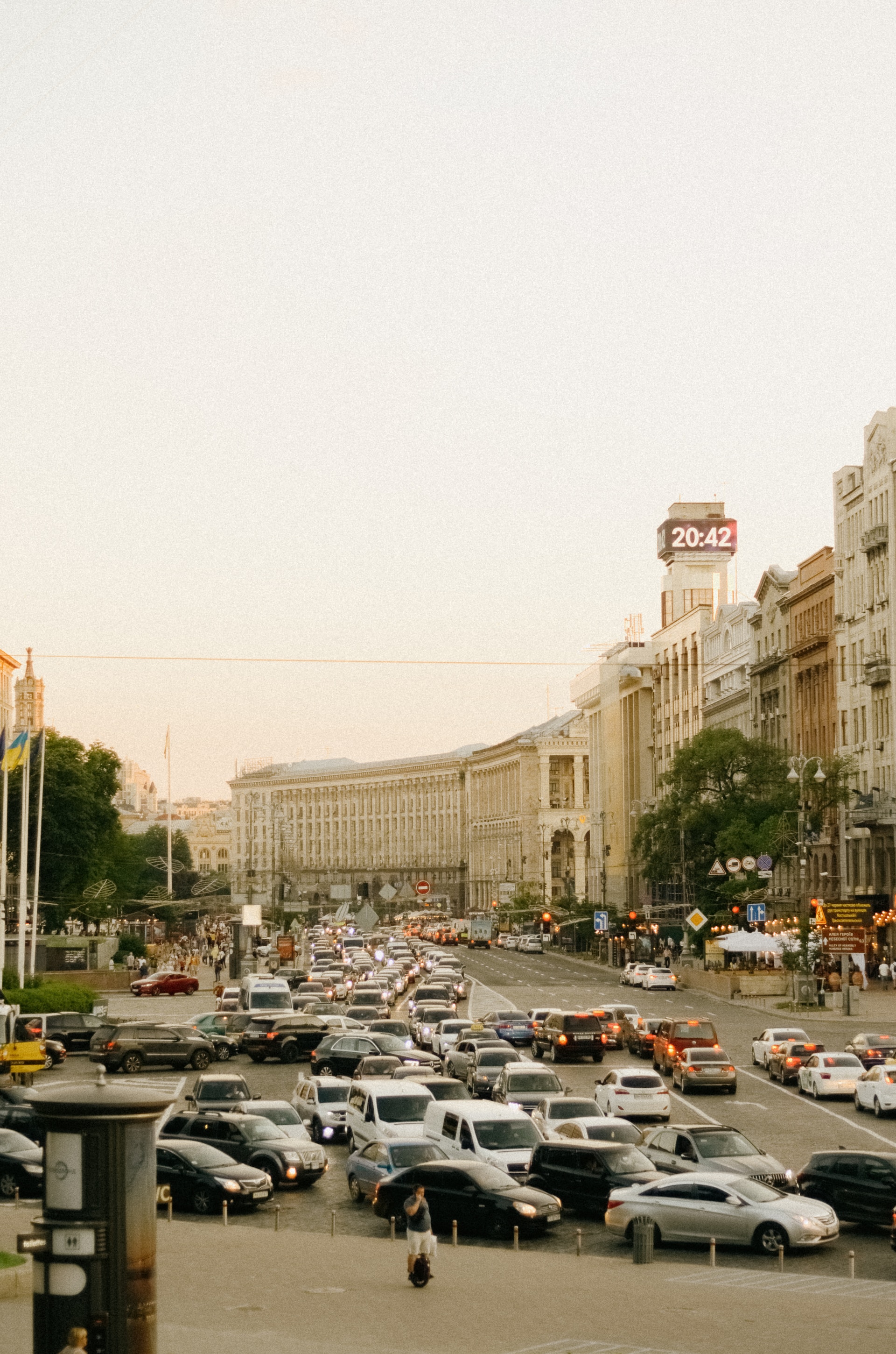 Почему паркинг на Оболони не спасет и как укротить парковочный хаос в Киеве