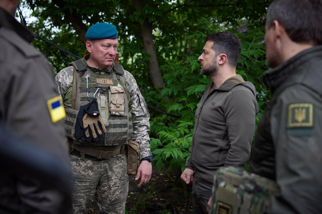Фото: ОП Зеленский побывал под Угледаром, наградил морпехов – фото, видео