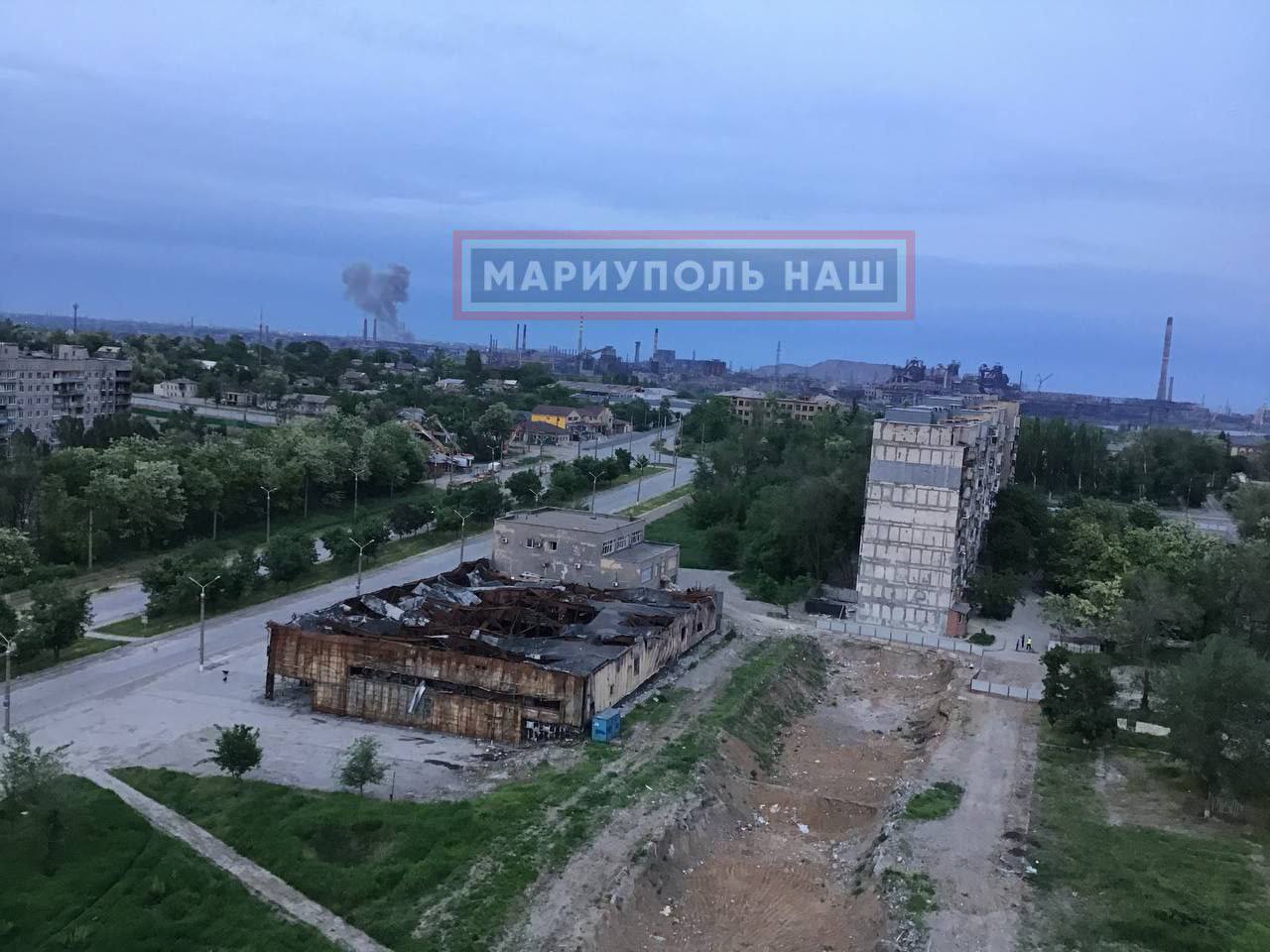 Фото из соцсетей Взрыв и "гриб" в Мариуполе. Оккупанты говорят о ракетном ударе – видео, фото