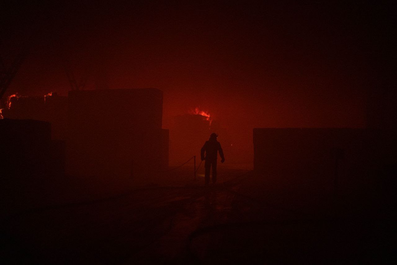 Пожежа у Києві після атаки дронів 28 травня (Фото: ДСНС) Нічний удар дронами по Києву. У Голосієві локалізовано пожежу на площі 700 кв. м – фото