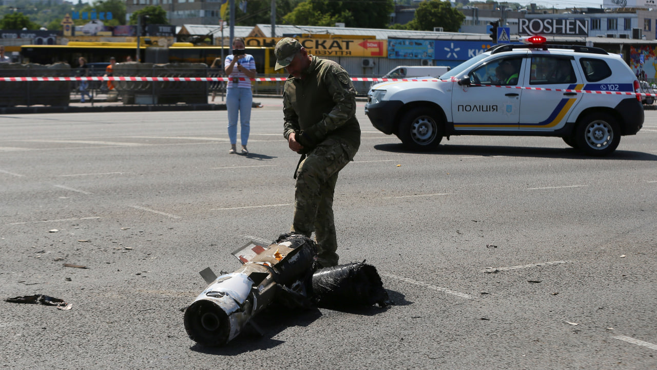 Последствия ракетных обстрелов Киева 29 мая 2023 года (Фото: EPA)