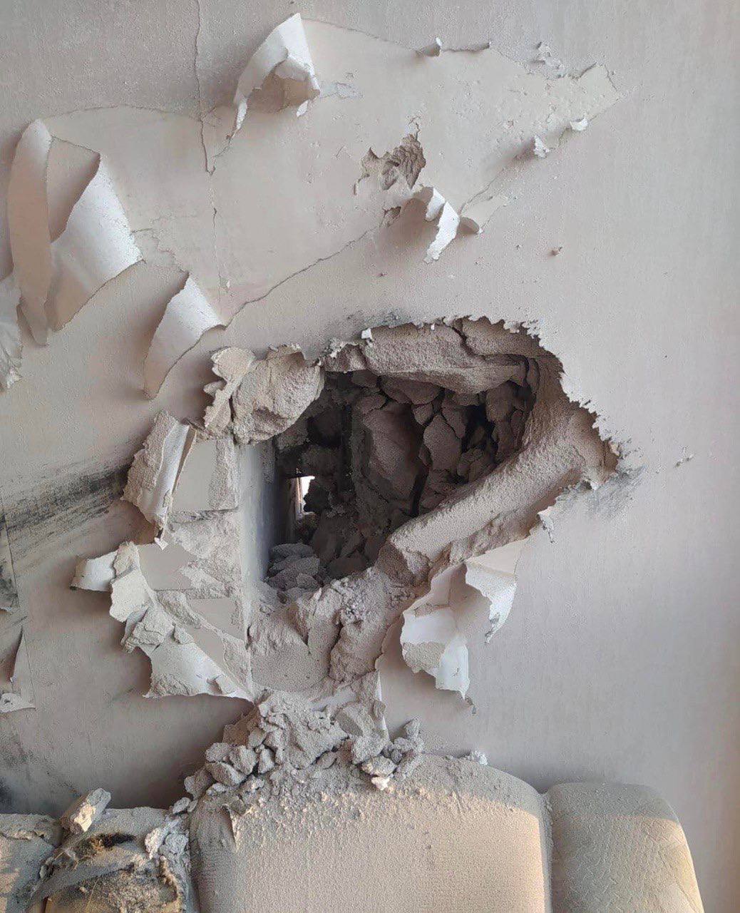 В Киевской области четверо раненых после ночной атаки РФ, полиция показала фото разрушений