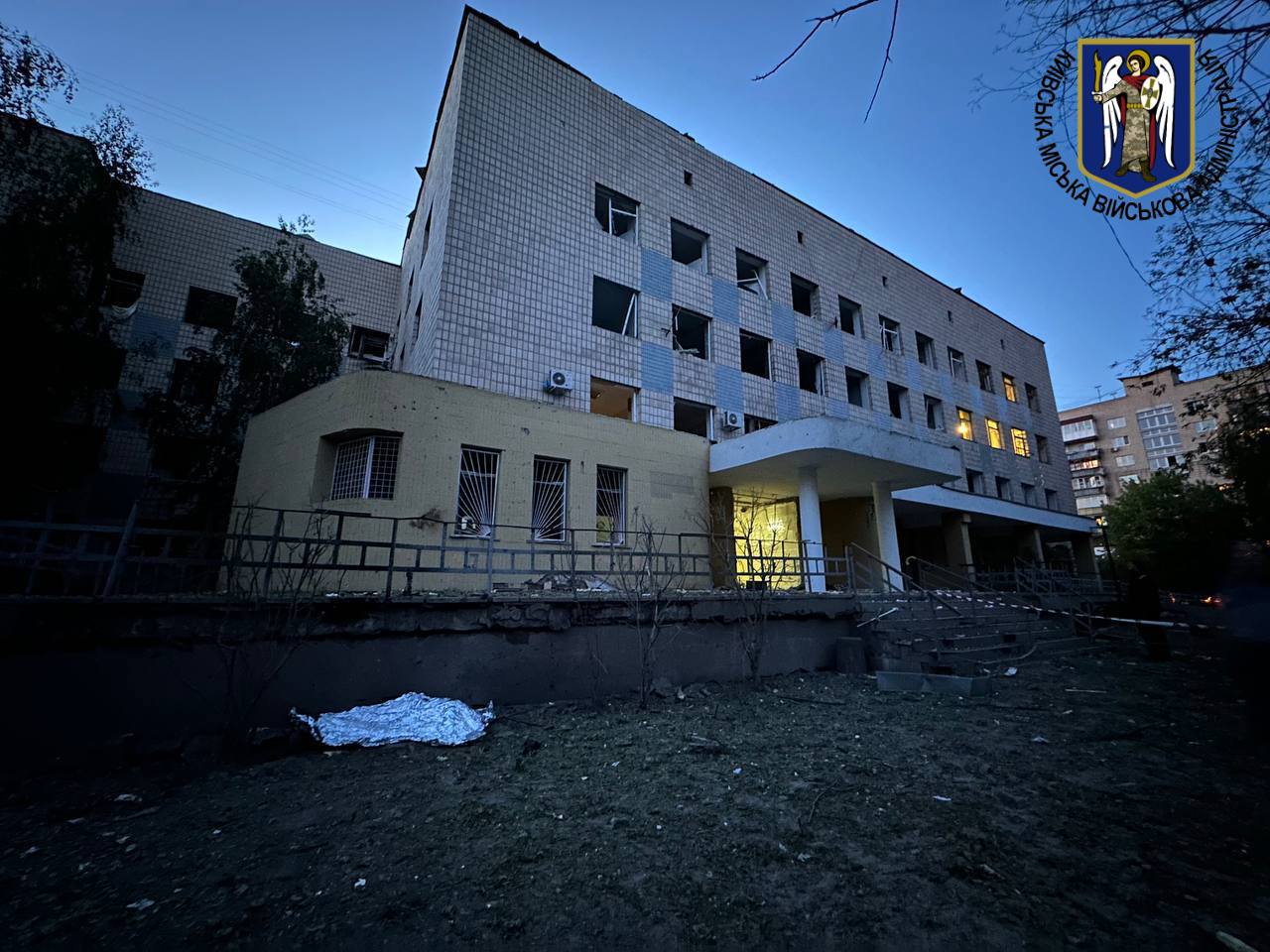 Фото: КГВА Россия снова атаковала Киев ракетами: есть жертвы и разрушения, среди погибших – ребенок