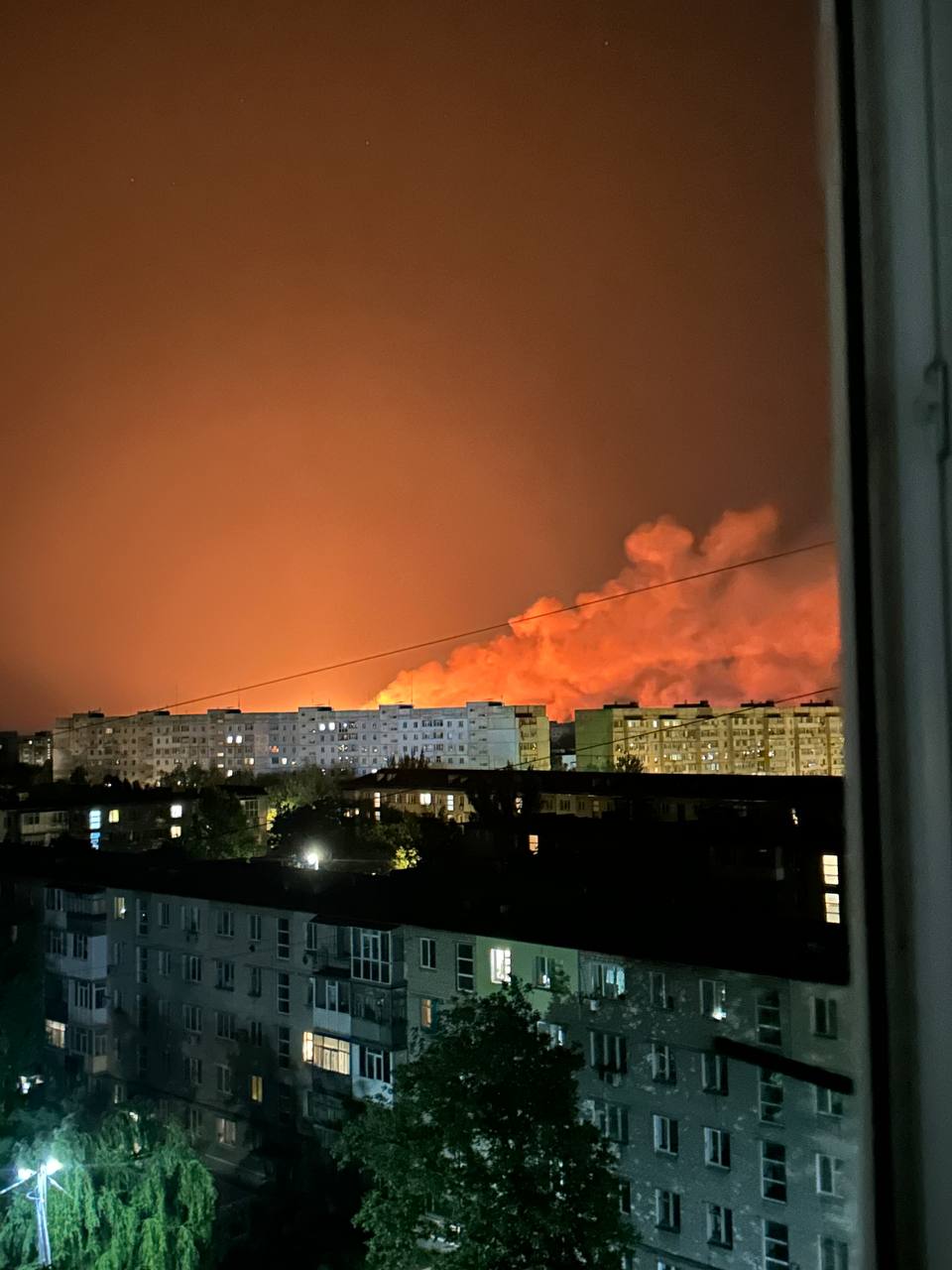 Фото – соцмережі Бердянск опять в огне: фото и видео последствий нового взрыва
