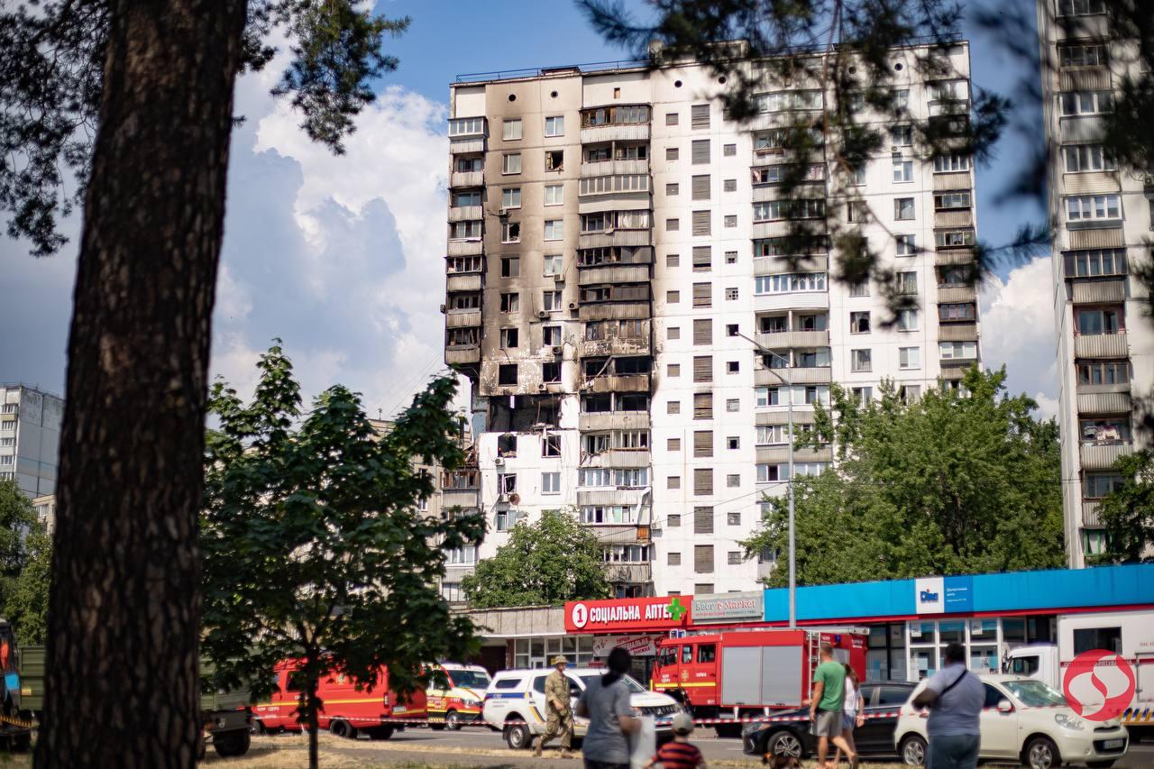 Фото – Валентина Полищук, LIGA.net Фоторепортаж с места взрыва в 16-этажке в Киеве